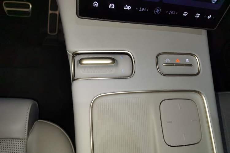 Used Nio ES8 2023 75 kWh Executive Edition
