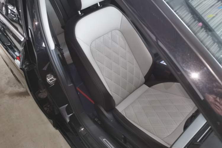 Used Volkswagen Magotan 2023 2 Million Units Commemorative Edition 330TSI DSG Luxury Version