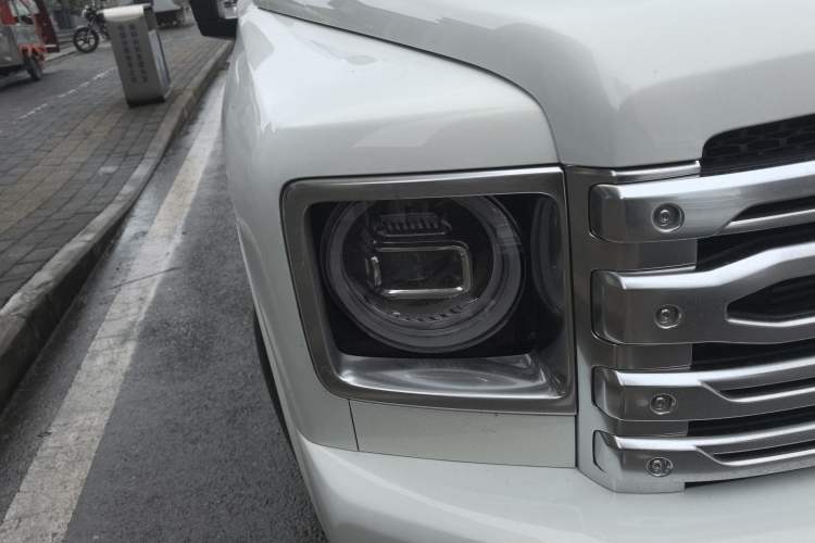 Used Haval H9 2024 2.0T Gasoline 4x4 Territory Edition Right Front Headlight