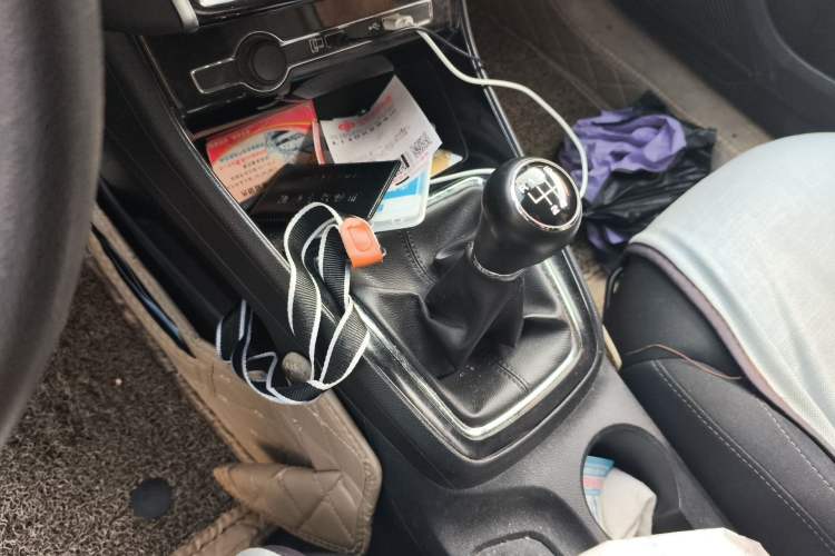 Used Roewe i5 2019 1.5L Manual 4G Connect Luxury Edition
