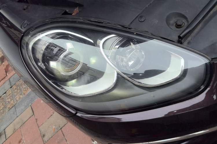 Used Porsche Cayenne 2015 Cayenne 3.0T Right Front Headlight