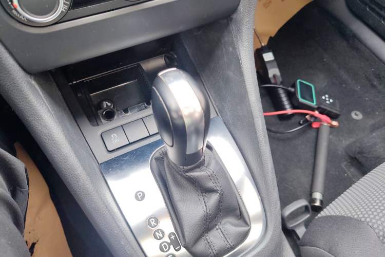 Used Volkswagen Golf 2012 1.6L Automatic Comfort Model Gear Lever