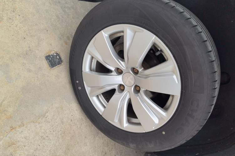 Used Peugeot 2008 2014 1.6L Manual Fashion Edition Right Rear Wheel Hub