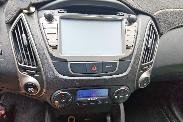 Used Hyundai ix35 2015 2.0L Automatic 2WD Smart Version China V Standard