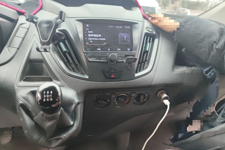 Used Ford Transit 2017 2.0T Diesel Multi-Purpose Commercial Vehicle Short Wheelbase Low Roof China V Standard
