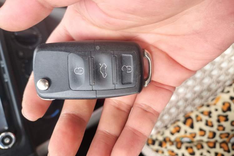 Used Skoda Rapid 2016 1.6L Manual Front-Wheel-Drive Version Vehicle Key