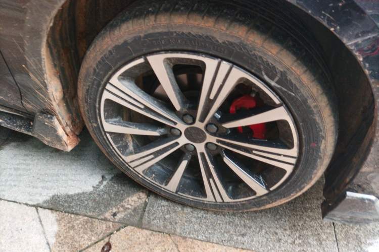 Used Geely Auto Preface 2025 Dongfang Yao 1.5TD Kunlun Edition Right Front Wheel Hub