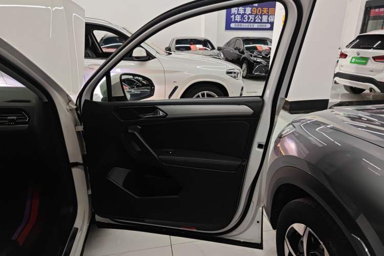 Used Volkswagen Tiguan L 2019 Updated Version 330TSI Automatic Two-Wheel Drive Panoramic Comfort Edition China VI Standard