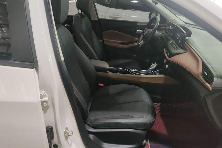 Used Buick Verano 2022 Pro 533T Fun Edition Right Front Seat