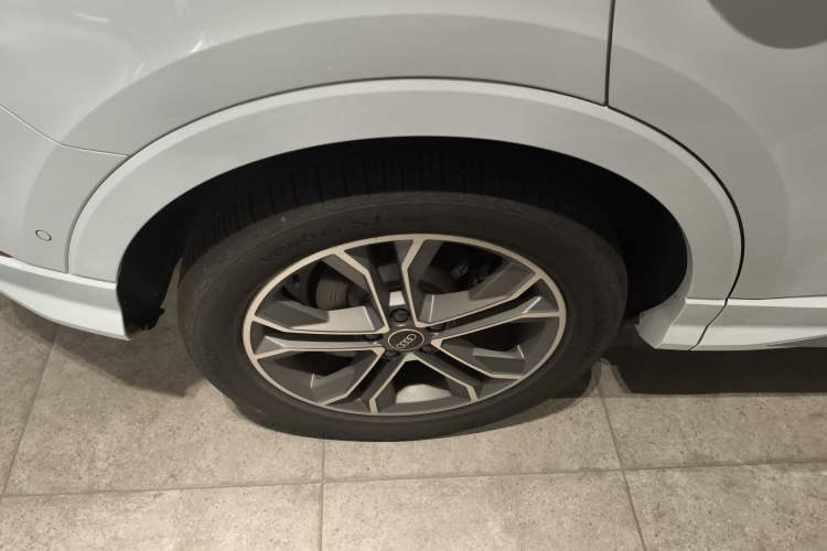 Used Audi Q3 2024 40 TFSI Fashion Dynamic Model
