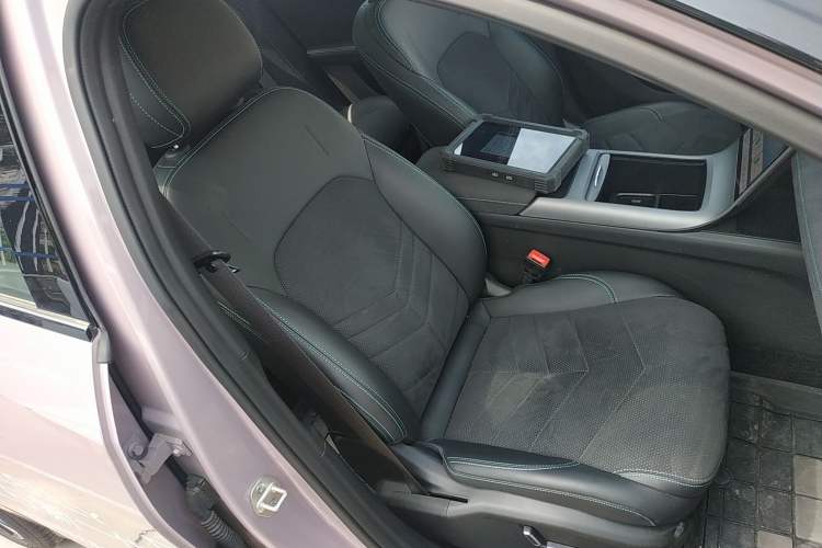 Used Geely Galaxy L6 2024 125km Creative Edition
