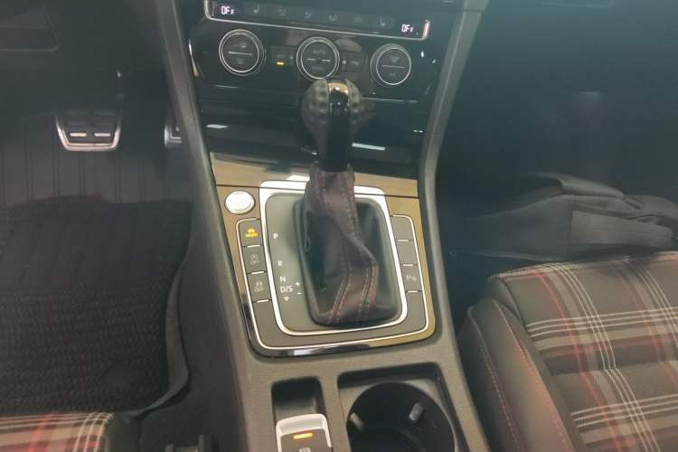 Used Volkswagen Golf GTI 2018 2.0 TSI GTI Gear Lever
