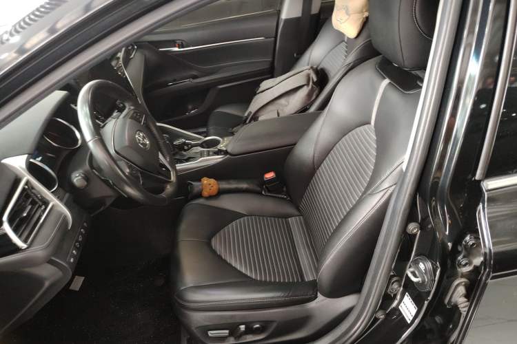 Used Toyota Camry 2022 2.0S Knight Edition