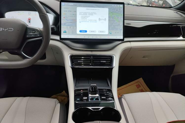 Used BYD Song PLUS New Energy 2025 DM-i Smart Drive 112KM Prestige Model Audio And AC Panel