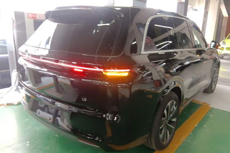 Used Li Auto L8 2024 Ultra Model
