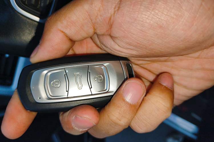 Used Geely Auto Emgrand X7 Sport 2016 1.8TD Automatic Smart Connectivity Version
