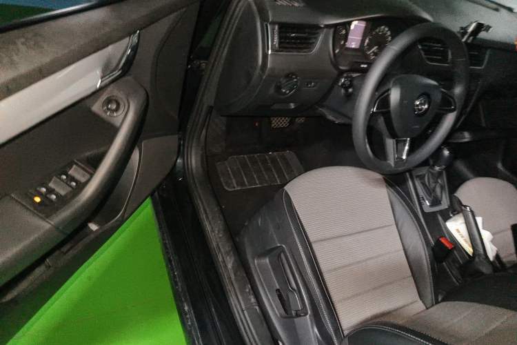 Used Skoda Octavia 2017 1.6L Automatic Chuanxing Edition Driver Seat