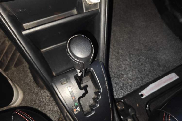 Used Toyota YARiS L Zhi Xuan 2019 1.5E CVT Dynamic Edition China VI compliant Gear Lever