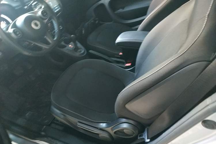 Used smart fortwo 2015 1.0L 52 kW Hardtop Passion Edition