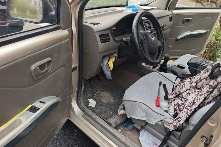 Used Wuling Rongguang V 2018 1.5L Practical Version Driver Seat