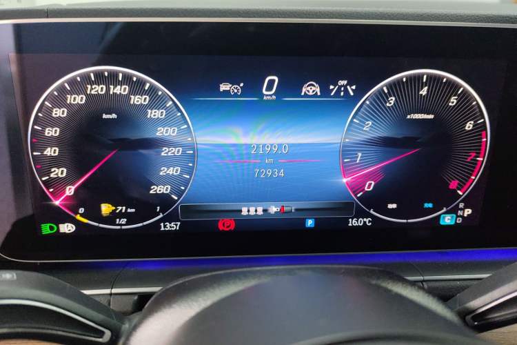 Used Mercedes-Benz GLE 2024 GLE 450 4MATIC Stylish Model Instrument Cluster