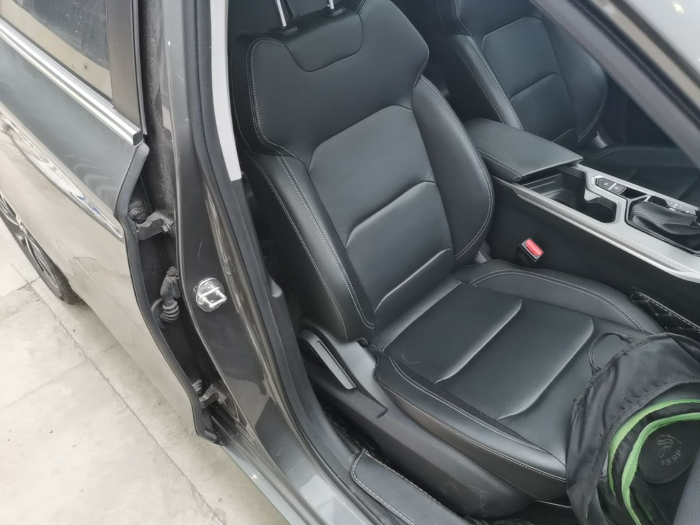 Geely Auto Emgrand 2025 4th Generation 1.5L CVT Luxury Version — снимка 19