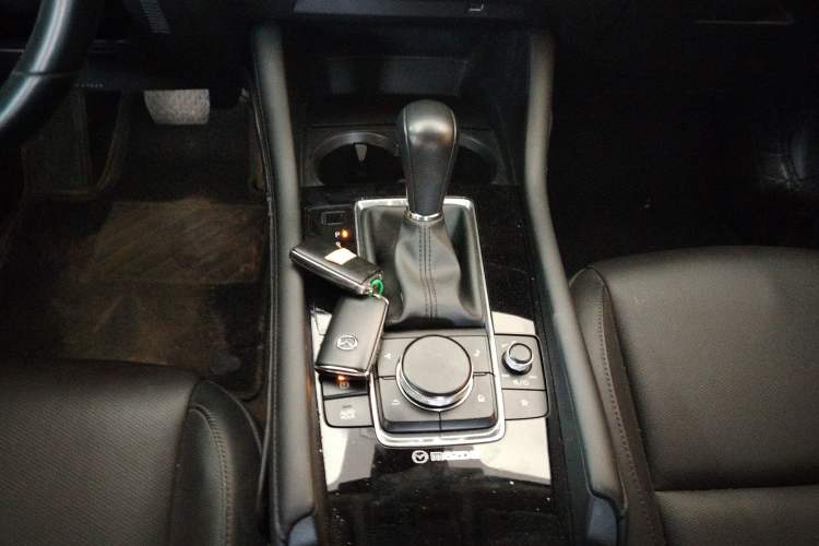 Used Mazda 3 Axela 2021 2.0L Automatic Zhiyao Edition Gear Lever