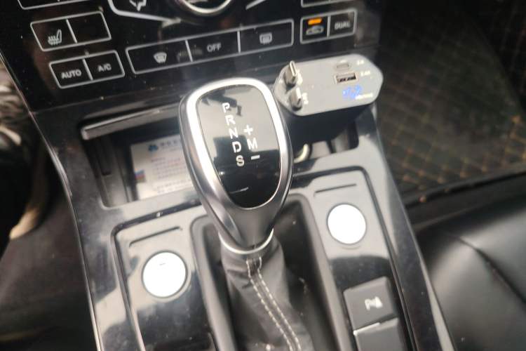 Used Hongqi H5 2019 30TD Smart Connect Dynamic Edition Gear Lever