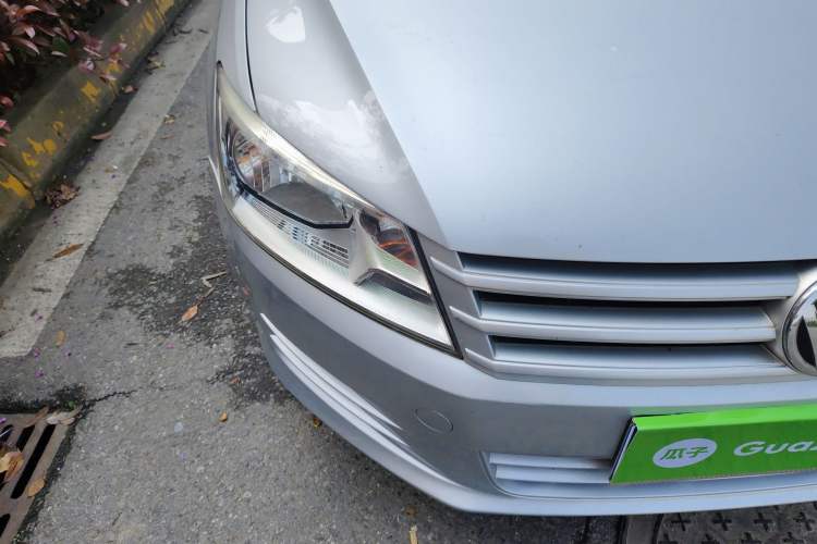 Used Volkswagen Santana 2013 1.6L Manual Fashion Edition Right Front Headlight