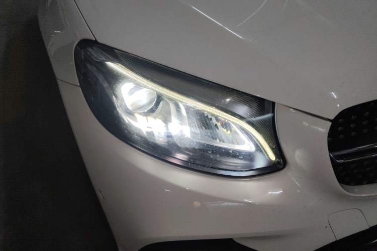 Used Mercedes-Benz GLC Coupe 2018 GLC 260 4MATIC Coupe SUV Right Front Headlight