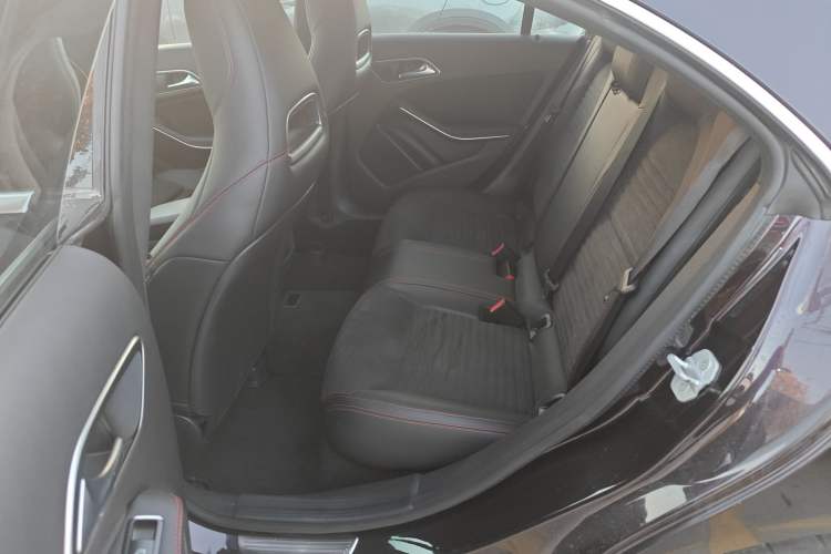 Used Mercedes-Benz CLA 2015 CLA 220 4MATIC
