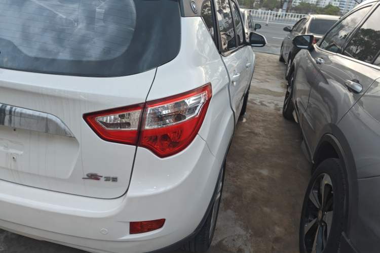 Used Changan CS35 2016 1.6L Automatic Luxury Model China V Standard
