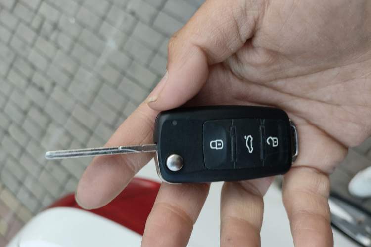 Used Volkswagen Gran Lavida 2015 1.6L Manual Fashion Edition Vehicle Key