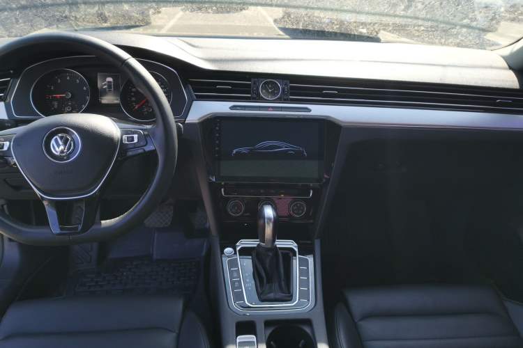 Used Volkswagen Magotan 2017 330TSI DSG Leading Model Audio And AC Panel