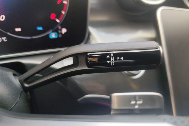 Used Mercedes-Benz C-Class 2025 C 260 L Sport Edition Gear Lever