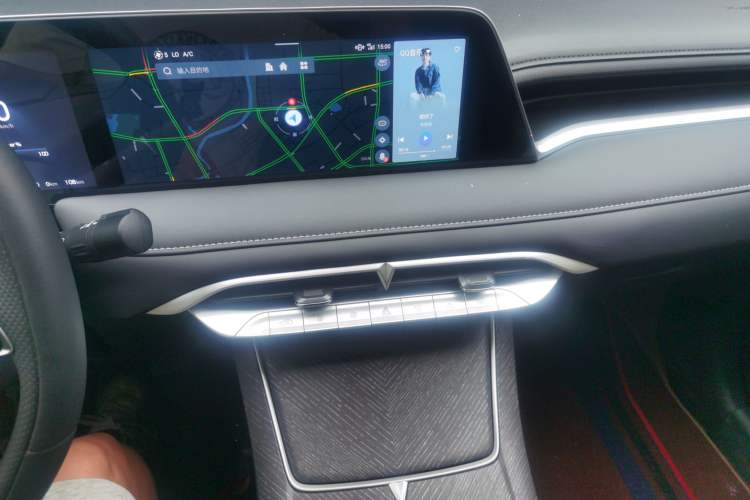 Used Venucia V DD-i 2023 60km iD Version
