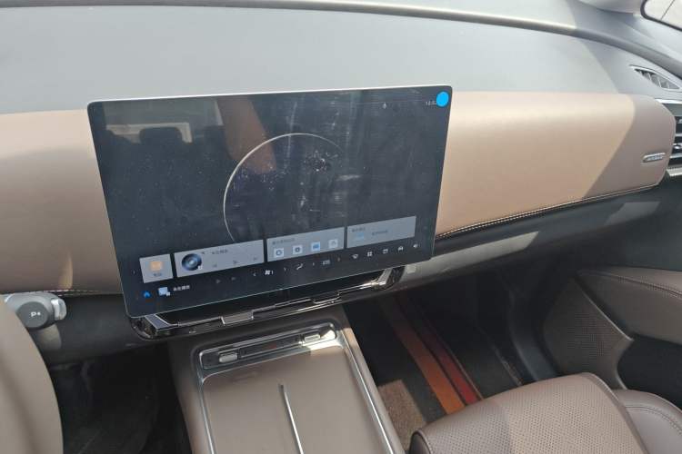 Used Wuling Starlight 730 2025 Model Plug-in Hybrid 125km Luxury Edition
