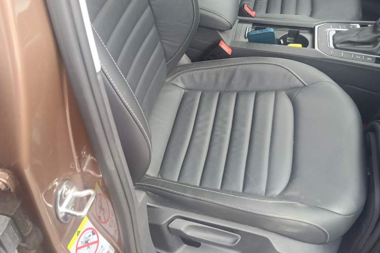 Used Volkswagen Lamando 2018 280TSI DSG Comfort Edition Right Front Seat