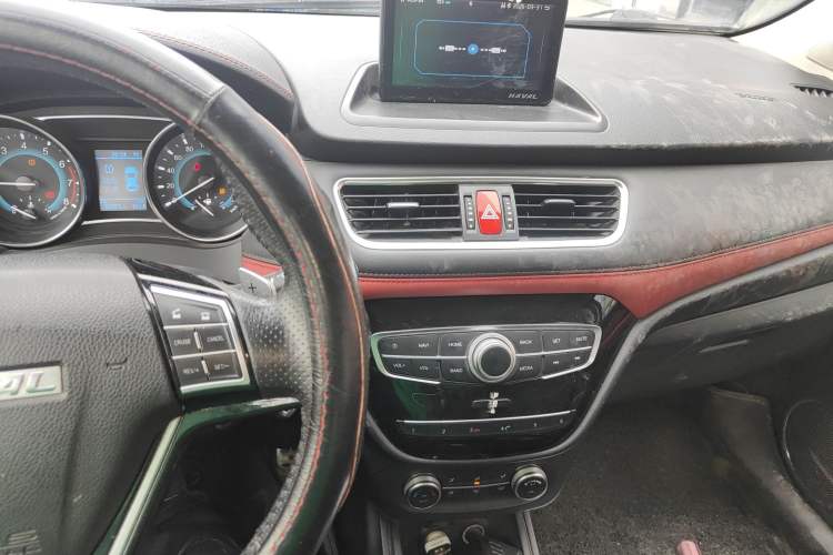 Used Haval H1 2016 Revised Version Blue Badge 1.5L AMT Luxury Edition Audio And AC Panel