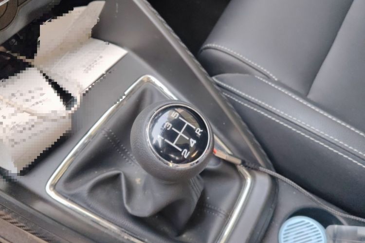 Used MG ZS 2017 1.5L Manual Luxury Edition Gear Lever