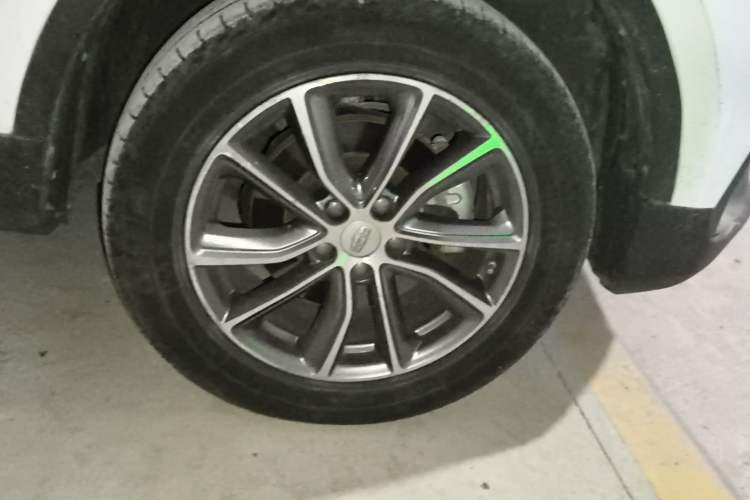 Used Geely Auto Emgrand X7 Sport 2018 1.8TD Automatic Two-Wheel Drive Smart Connect 4G Internet Edition
