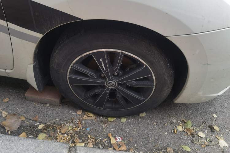 Used Nissan Lannia 2016 1.6L Manual Cool Edition
