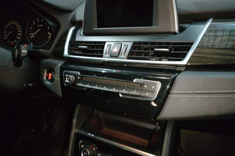 Used BMW 2 Series Active Tourer (Import) 2014 220i Luxury Design Package
