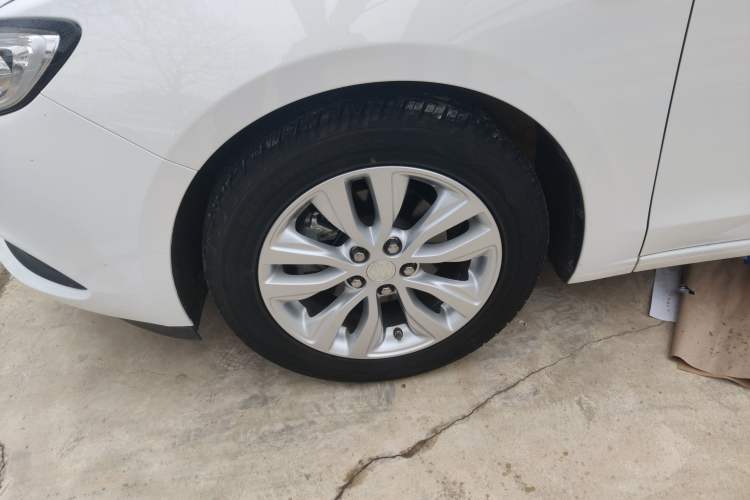 Used Buick GT 2021 Revised Version Flagship 1.5L Automatic Elite Edition Left Front Wheel Hub