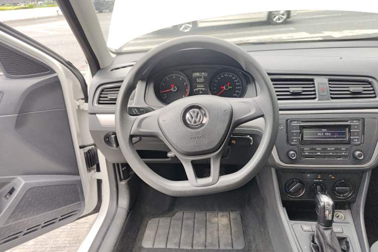 Used Volkswagen Lavida 2018 Classic 1.5L Automatic Fashion Edition China VI Standard