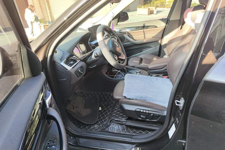 Used BMW X1 2020 sDrive25Li Leading Model
