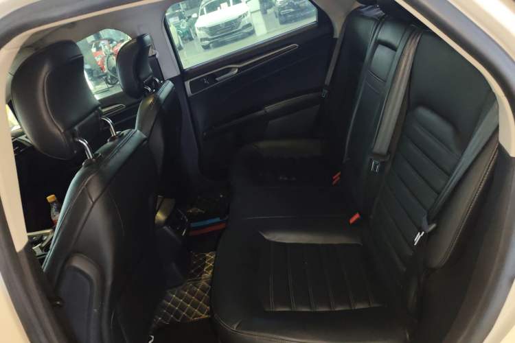 Used Ford Mondeo 2013 2.0L GTDi 200 Fashion Edition Left Rear Seat
