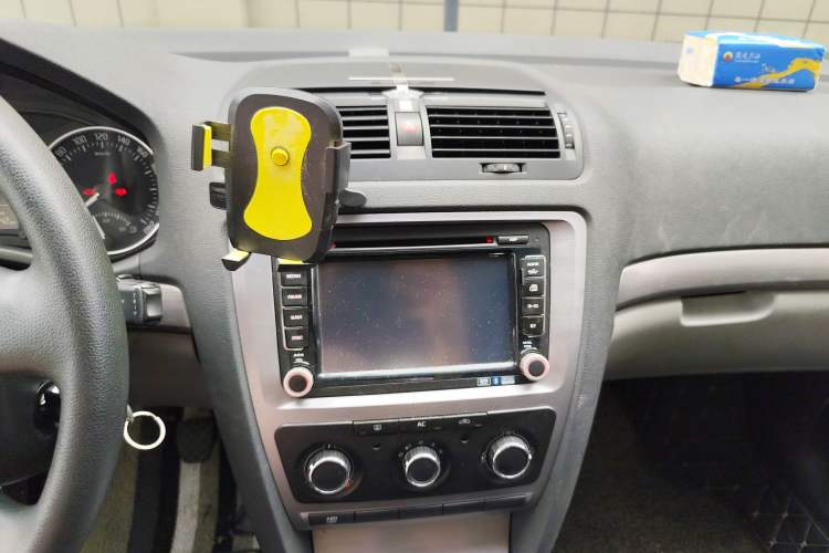 Used Skoda Octavia 2013 1.6L Manual Eado Edition
