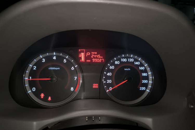 Used Hyundai Verna (older generation) 2010 Sedan 1.4L Automatic Fashionable GT Model Odometer Close Up