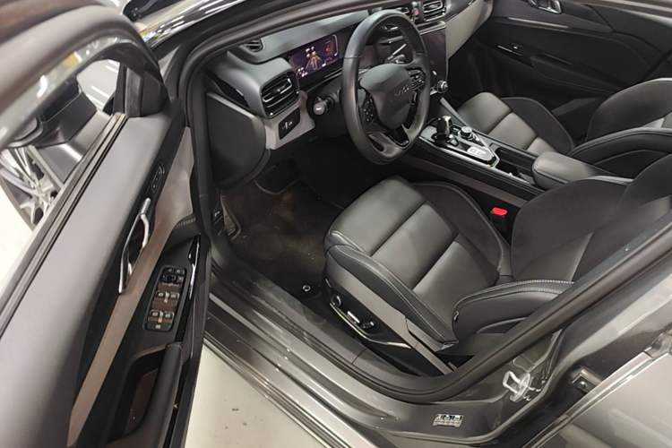 Used Lynk & Co 02 Hatchback 2022 2.0TD Pro